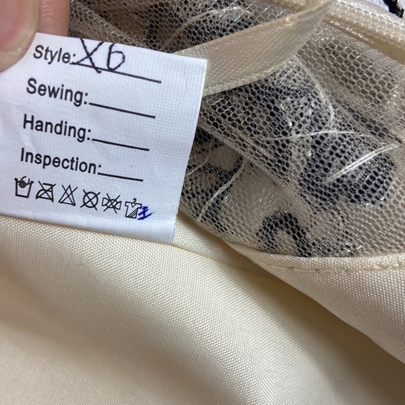 Black evening party prom dress floorlength, appliqué, sequin, sheer size 6 - Picture 14 of 14